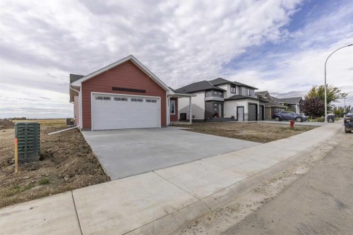 332 9 Street North, Picture Butte, AB - Outdoor