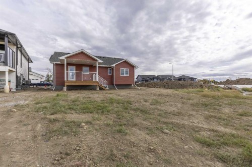 332 9 Street North, Picture Butte, AB - Outdoor With Deck Patio Veranda