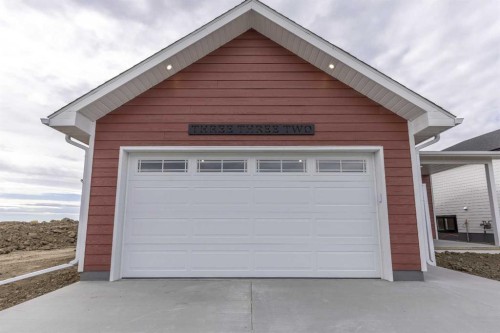 332 9 Street North, Picture Butte, AB - Outdoor With Exterior