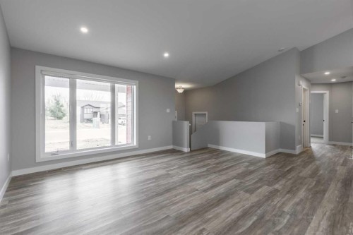 332 9 Street North, Picture Butte, AB - Indoor Photo Showing Other Room