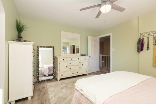80 Canyon Boulevard West, Lethbridge, AB - Indoor Photo Showing Bedroom