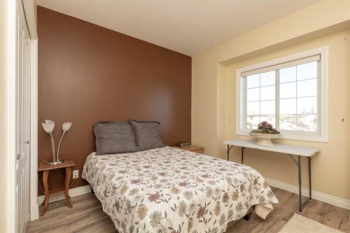 80 Canyon Boulevard West, Lethbridge, AB - Indoor Photo Showing Bedroom
