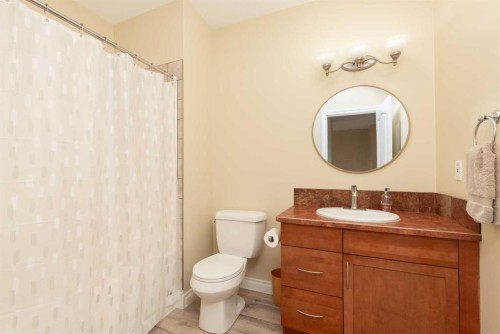80 Canyon Boulevard West, Lethbridge, AB - Indoor Photo Showing Bathroom