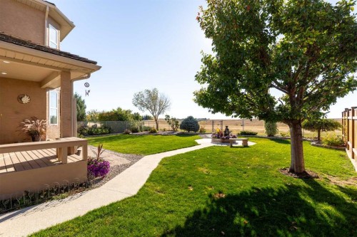 80 Canyon Boulevard West, Lethbridge, AB - Outdoor