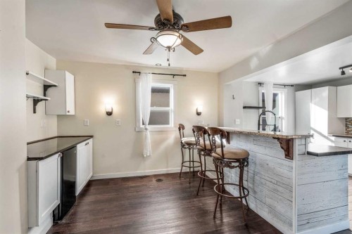 451 20 Street, Fort Macleod, AB - Indoor Photo Showing Kitchen With Upgraded Kitchen