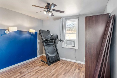 451 20 Street, Fort Macleod, AB - Indoor Photo Showing Other Room