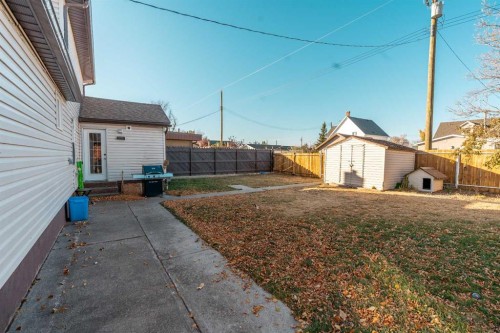 451 20 Street, Fort Macleod, AB - Outdoor