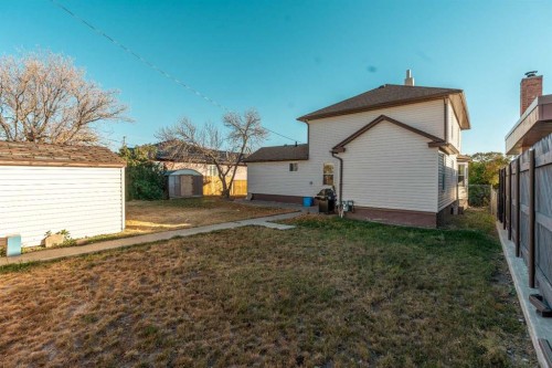 451 20 Street, Fort Macleod, AB - Outdoor
