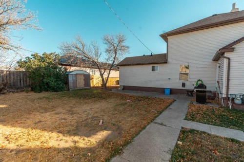 451 20 Street, Fort Macleod, AB - Outdoor