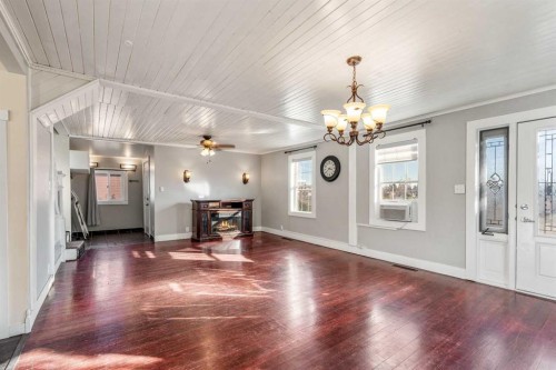 451 20 Street, Fort Macleod, AB - Indoor