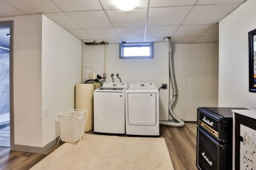 2727 7A Avenue North, Lethbridge, AB - Indoor Photo Showing Laundry Room
