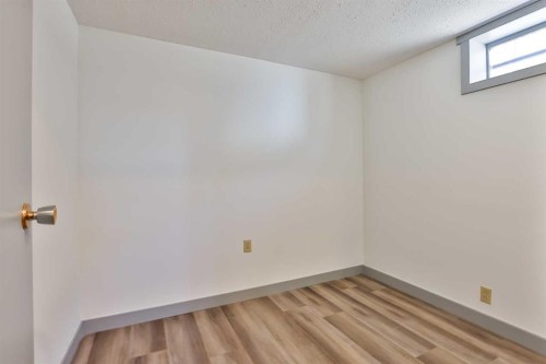 2727 7A Avenue North, Lethbridge, AB - Indoor Photo Showing Other Room