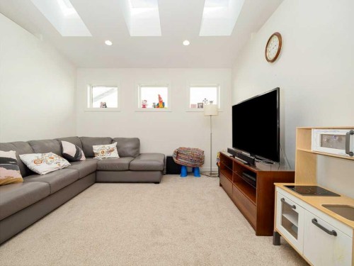 660 Aquitania Boulevard West, Lethbridge, AB - Indoor Photo Showing Living Room