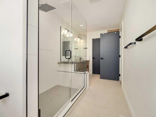 660 Aquitania Boulevard West, Lethbridge, AB - Indoor Photo Showing Bathroom
