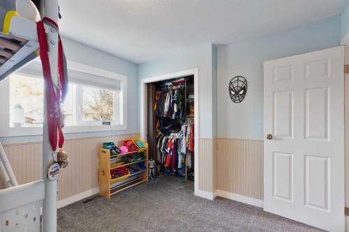 486N 100E, Raymond, AB - Indoor