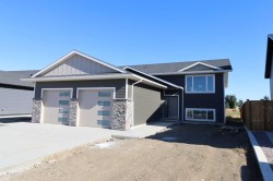327 9 St  Picture Butte, AB T0K 1V0