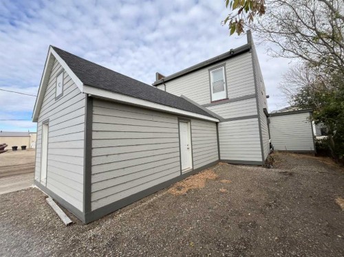 218 Main Street, Burdett, AB 