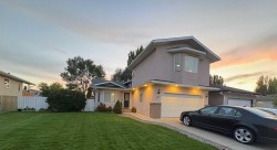 167 Mt Rundle Road WEST Lethbridge, AB T1K 7G1