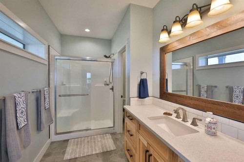 204041 Twp Rd 6-3A, Raymond, AB - Indoor Photo Showing Bathroom