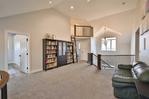 204041 Twp Rd 6-3A, Raymond, AB - Indoor