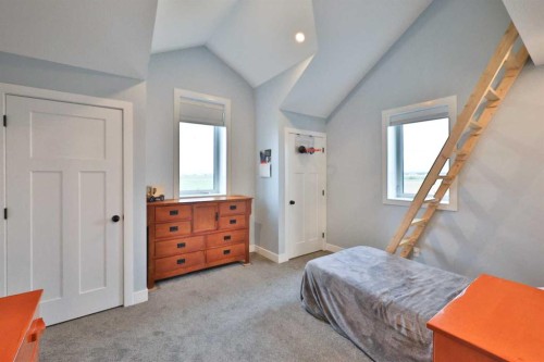 204041 Twp Rd 6-3A, Raymond, AB - Indoor Photo Showing Bedroom