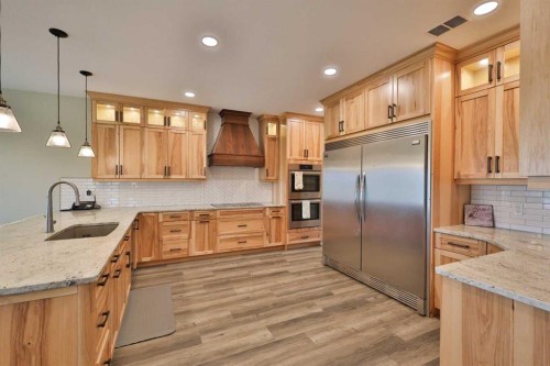 204041 Twp Rd 6-3A, Raymond, AB - Indoor Photo Showing Kitchen With Upgraded Kitchen