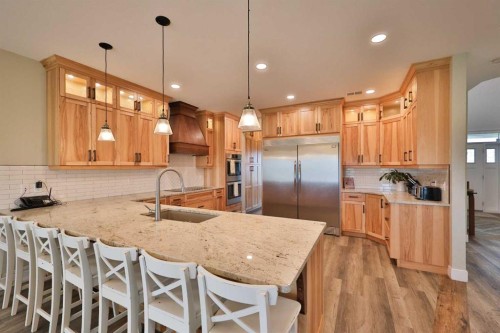 204041 Twp Rd 6-3A, Raymond, AB - Indoor Photo Showing Kitchen With Upgraded Kitchen