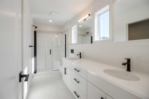 8603 25 Avenue, Coleman, AB - Indoor Photo Showing Bathroom