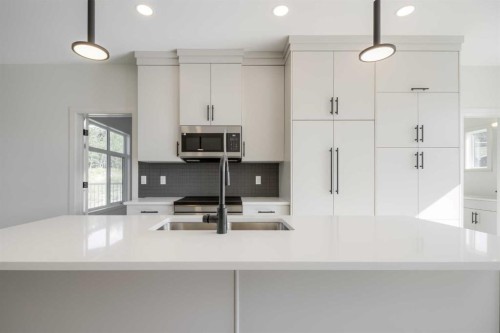 8603 25 Avenue, Coleman, AB - Indoor Photo Showing Kitchen With Upgraded Kitchen