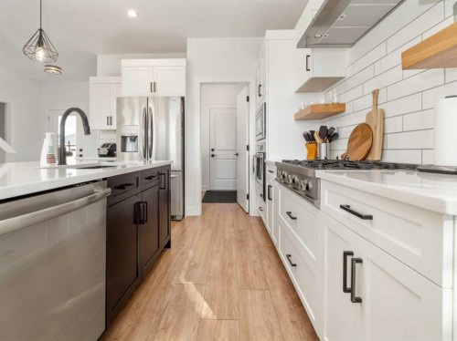 22 Prairie Sunset Ave, Taber, AB - Indoor Photo Showing Kitchen With Upgraded Kitchen
