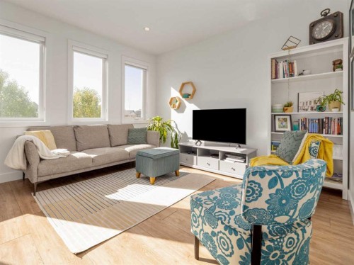 22 Prairie Sunset Ave, Taber, AB - Indoor Photo Showing Living Room