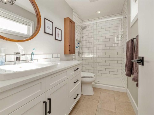 22 Prairie Sunset Ave, Taber, AB - Indoor Photo Showing Bathroom