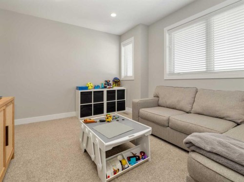 22 Prairie Sunset Ave, Taber, AB - Indoor Photo Showing Living Room