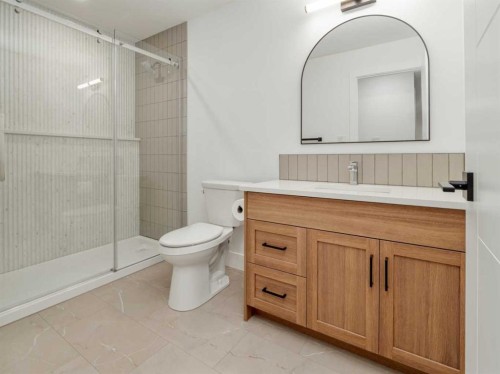 22 Prairie Sunset Ave, Taber, AB - Indoor Photo Showing Bathroom