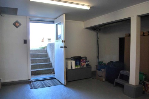 246 N 100 E, Raymond, AB - Indoor