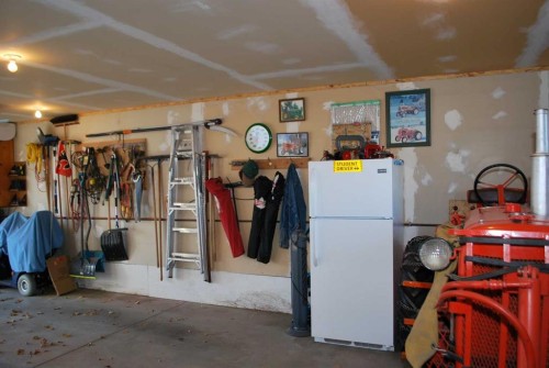 246 N 100 E, Raymond, AB - Indoor