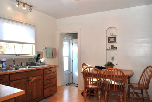 246 N 100 E, Raymond, AB - Indoor Photo Showing Dining Room