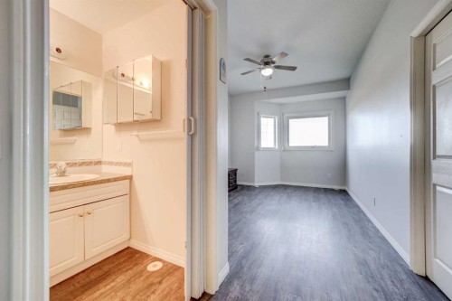 103-6 Skyline Crescent, Claresholm, AB - Indoor Photo Showing Other Room