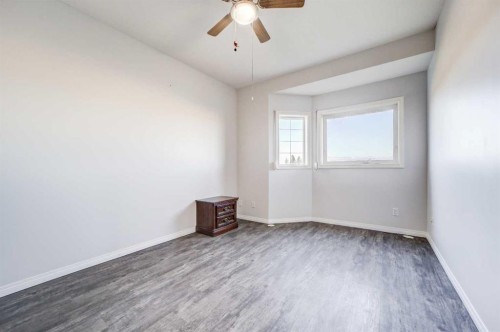 103-6 Skyline Crescent, Claresholm, AB - Indoor Photo Showing Other Room