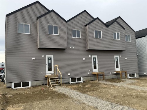 1359 Abitibi Road West, Lethbridge, AB - Outdoor With Exterior