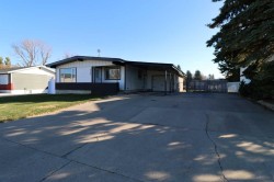 5707 50 st  Taber, AB T1G 1K6