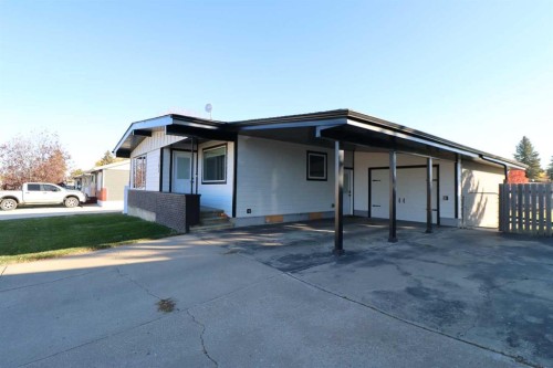 5707 50 St, Taber, AB - Outdoor