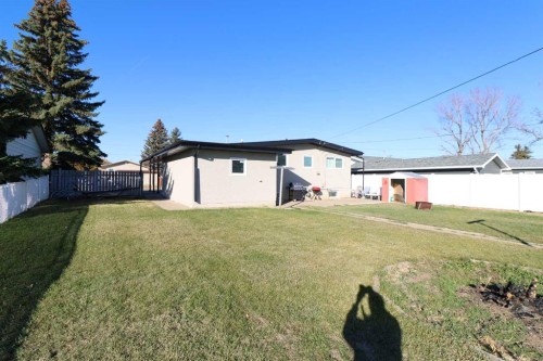 5707 50 St, Taber, AB - Outdoor