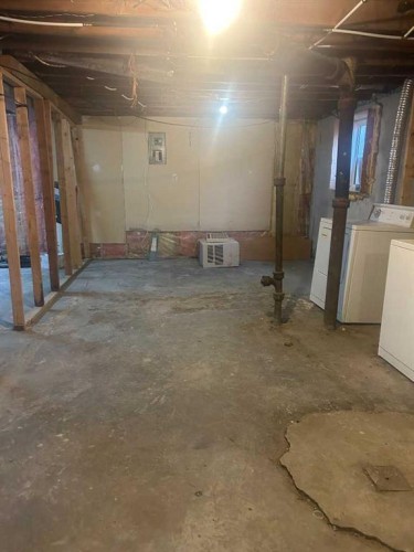 4817 51 Avenue, Taber, AB - Indoor Photo Showing Other Room