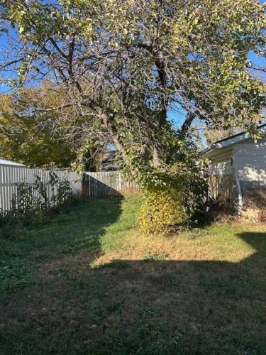 4817 51 Avenue, Taber, AB - Outdoor