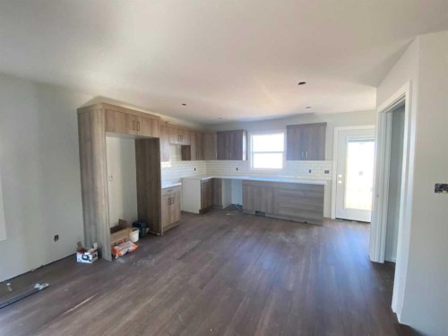 4221 57 Street, Taber, AB - Indoor Photo Showing Kitchen