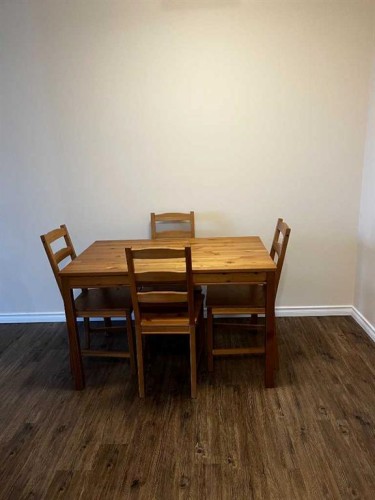 304-401 Columbia Boulevard West, Lethbridge, AB - Indoor Photo Showing Dining Room