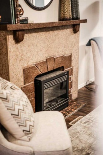 433 17 Street, Fort Macleod, AB - Indoor Photo Showing Other Room With Fireplace