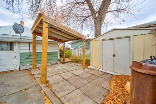 433 17 Street, Fort Macleod, AB - Outdoor With Exterior