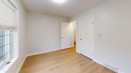 3 Aberdeen Road West, Lethbridge, AB 